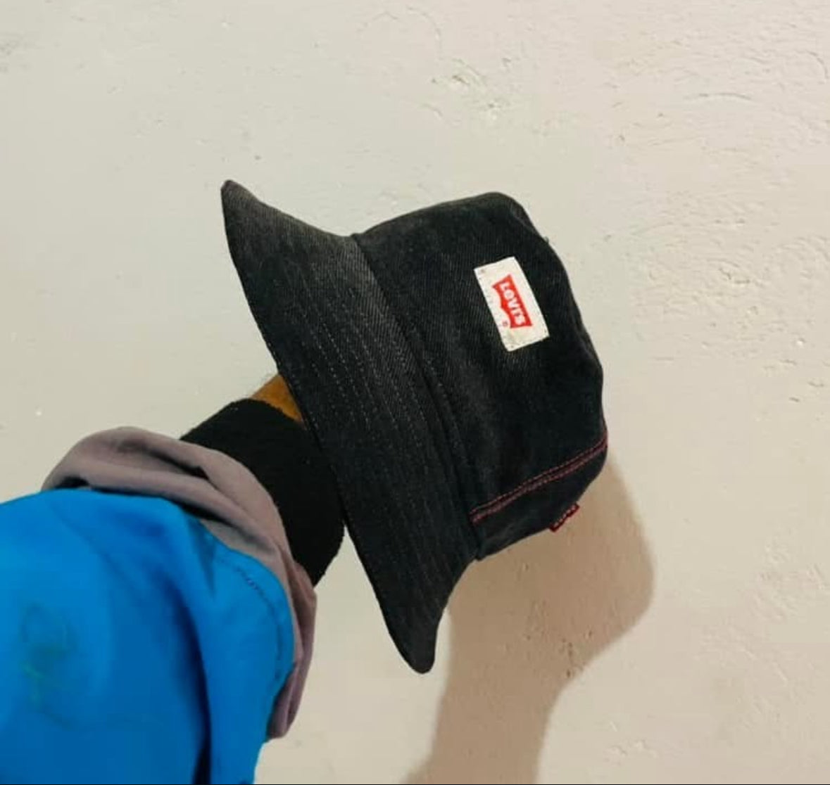 Levi’s bucket hats(DIY)