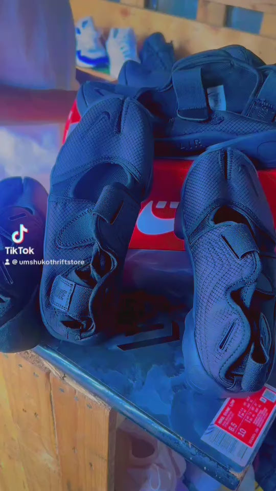 Nike Air Rift triple black