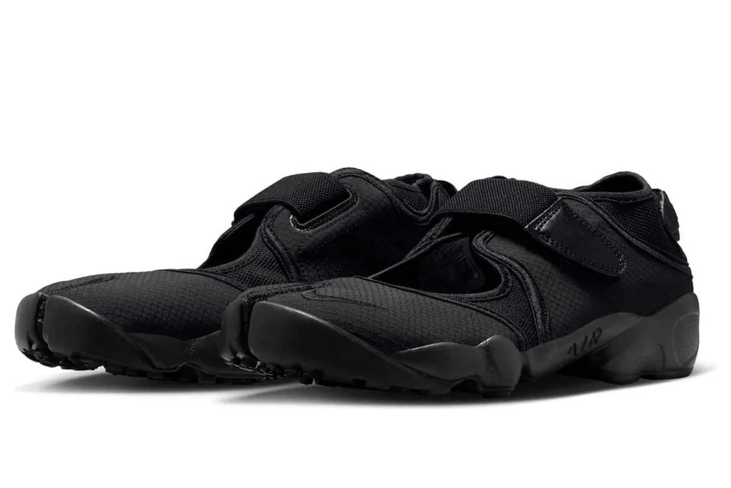 Nike Air Rift triple black