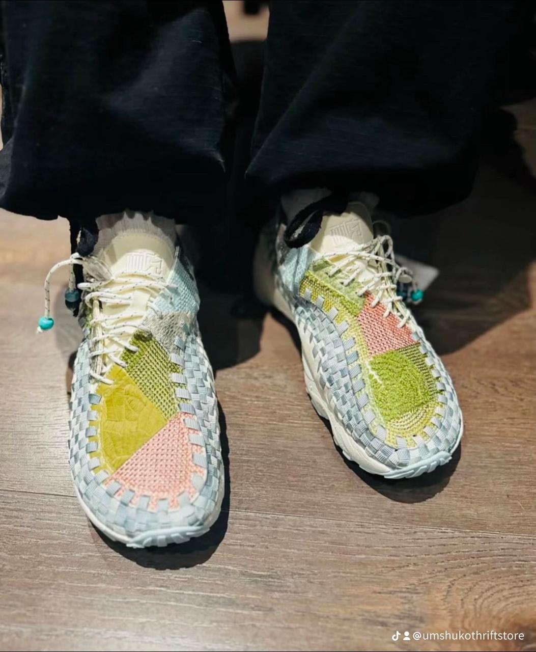 Nike Woven Footscape